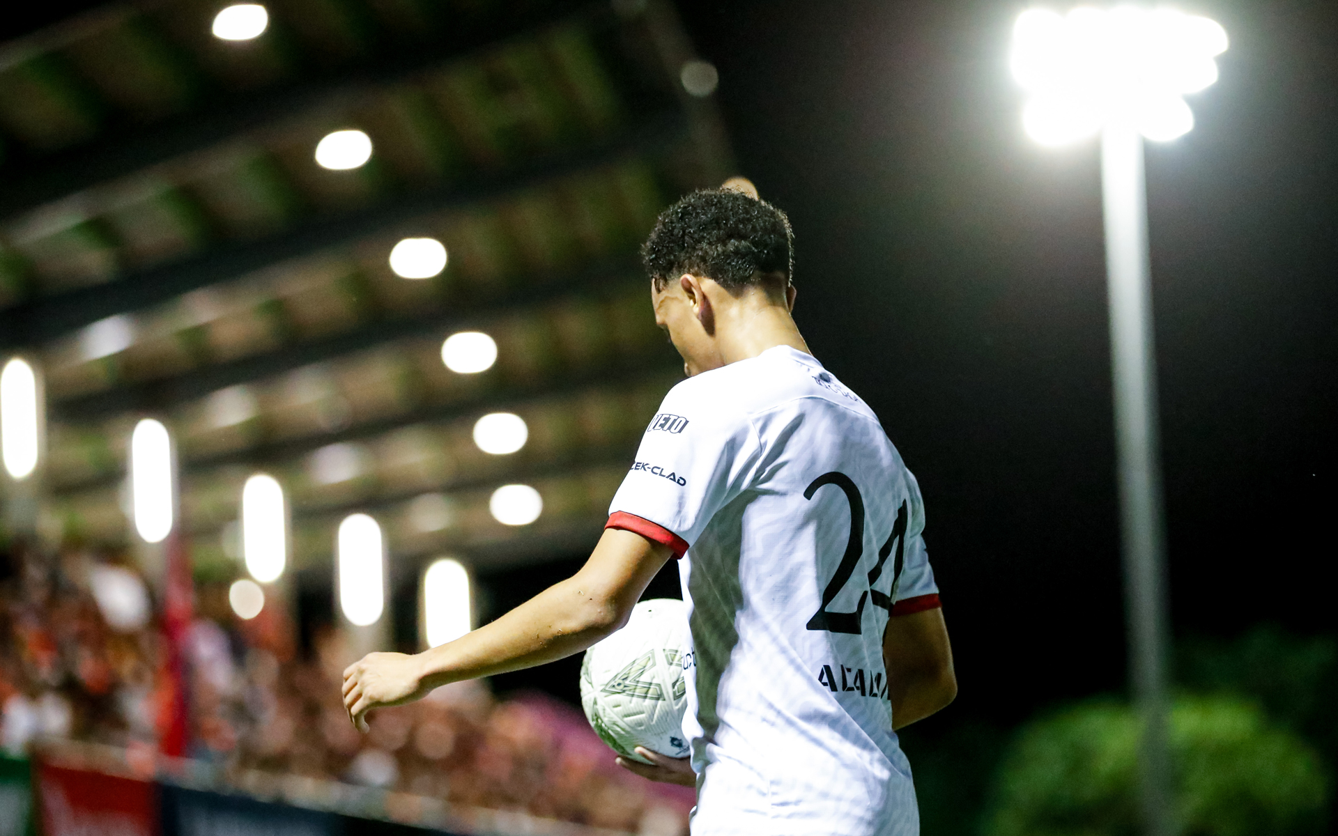 Aamir Abdallah moves to take a corner for Hume City at Darwin Football Stadium