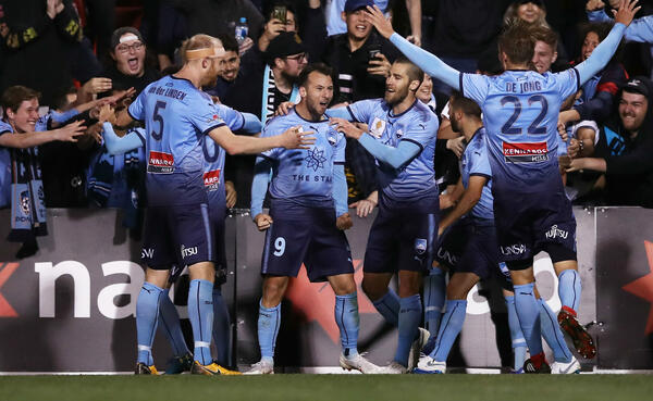 Le Fondre scores