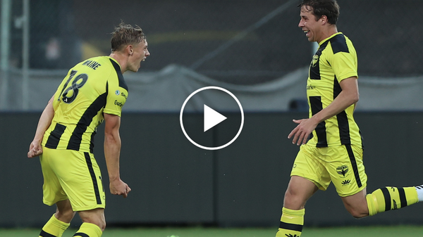 Waine header sends Phoenix to the last 16