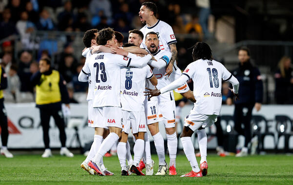 Melbourne Victory knock out Sydney FC to reach Hahn Australia Cup Final