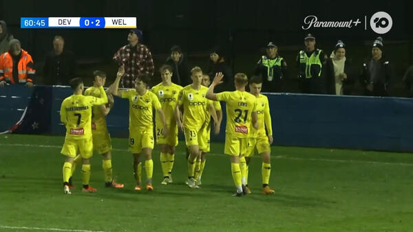 GOAL: van Hattum extends Wellington's lead | Devonport Strikers v Wellington Phoenix