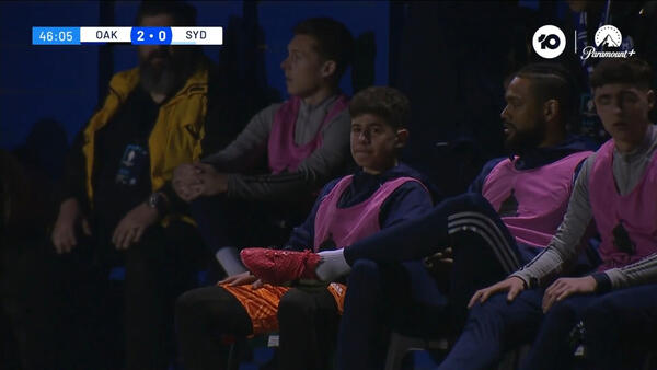 U14 Goalkeeper on the bench for Oakleigh Cannons