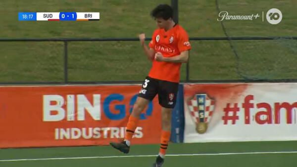GOAL: Hore starts the action for Roar