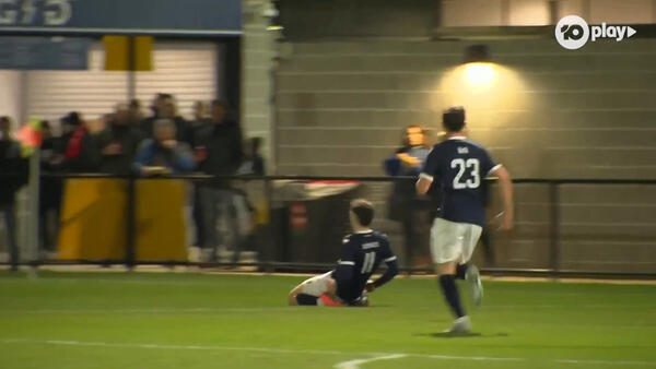 GOAL: Modbury kick start the action early