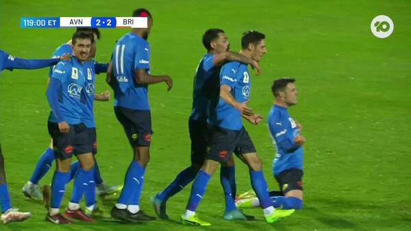 GOAL: Zinni sends it to penalties | Avondale FC v Brisbane Roar