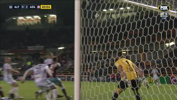 Boland snaps up open header in the box