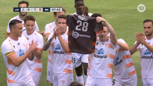 GOAL: Brown converts penalty to put Roar up | FFA Cup