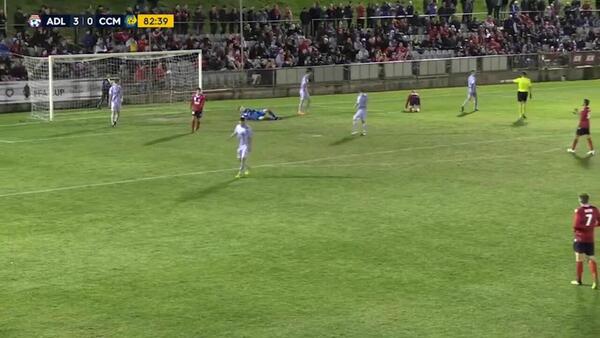 Ken Ilsø almost scores in his debut