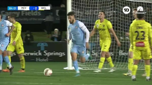GOAL: Matthew Leckie pulls one back for City | Melbourne City v Wellington Phoenix