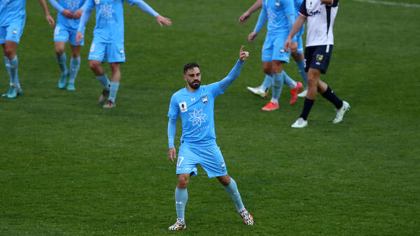 GOAL: Caceres gives Sydney FC the lead
