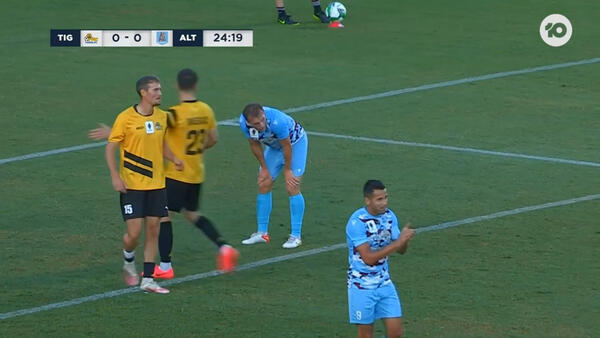 CHANCE: Cahill – APIA go one-on-one with the keeper | FFA Cup