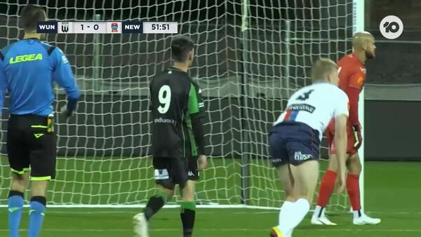 SAVE: Duncan - Wenzel-Halls denied by the Jets keeper