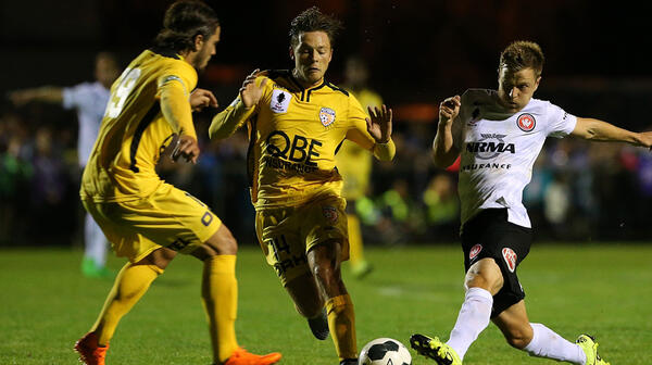 Perth Glory progressed to the Westfield FFA Cup Semi-Finals with a shootout win over the Wanderers.