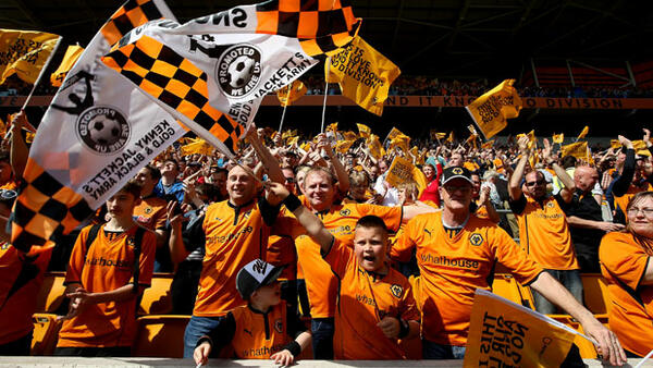The fans this young Aussie  'keeper will be playing in front of.