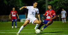 Aamir Abdallah on the ball for Hume City vs Darwin hearts in the Australia Cup 2024 Round of 32